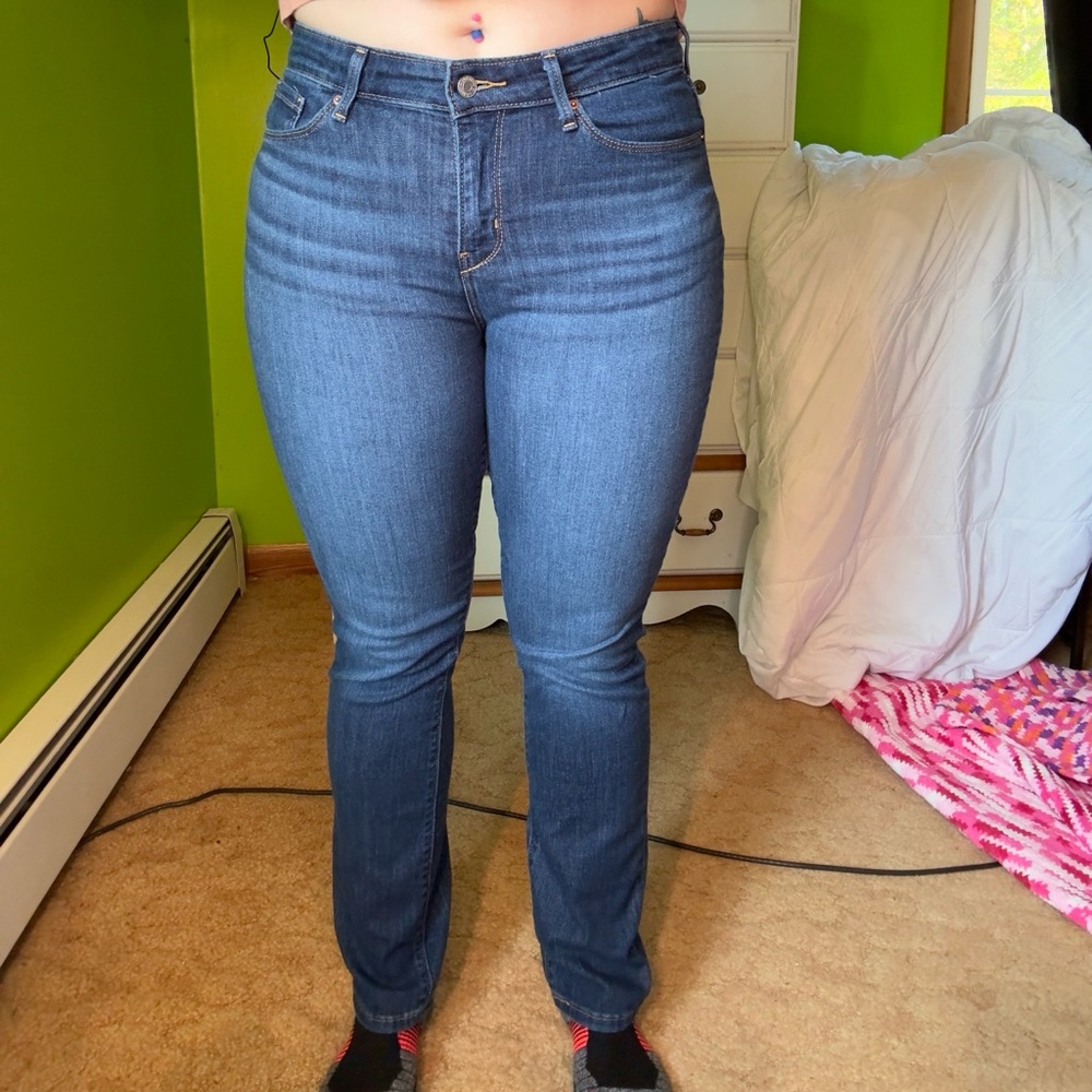 Signature Levi Strauss Mid-Rise Straight jeans